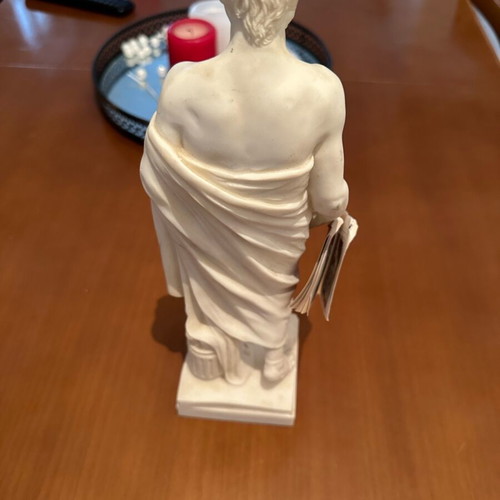 Solon statuette like new