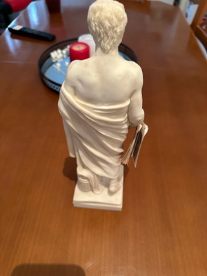 Solon statuette like new