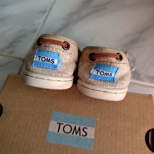 Toms kids espadrilles beige size 21 like new