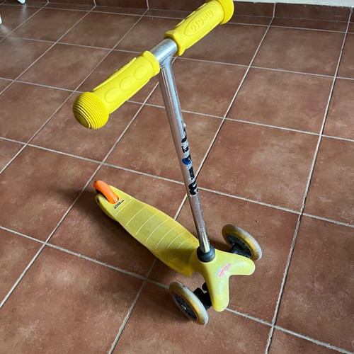 Mini Micro scooter 3in1 deluxe yellow like new