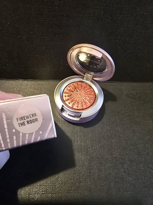 Mac eyeshadow limited edition new
