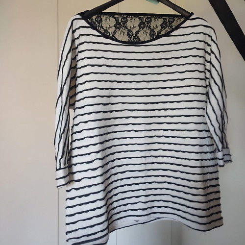 Zara blouse with lace back like new, cotton, black and white, size L