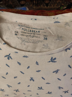 Pull Bear short-sleeve t-shirt size medium like new, white and blue