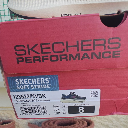 Skechers Go Run Consistent 2.0 Athletic Shoes new, size 38