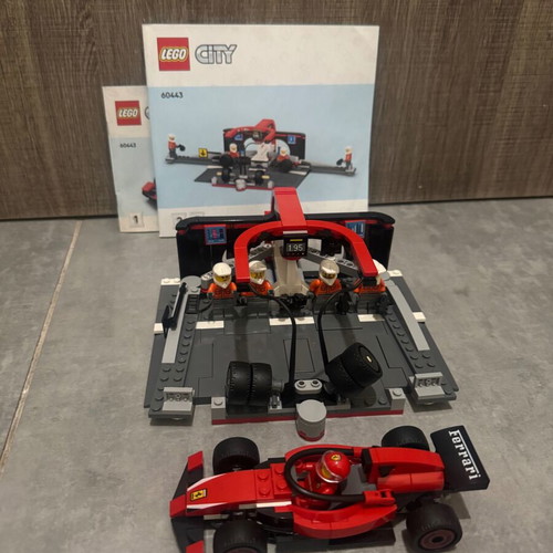 Lego City F1 Pit Stop & Pit Crew with Ferrari Car 60443 like new