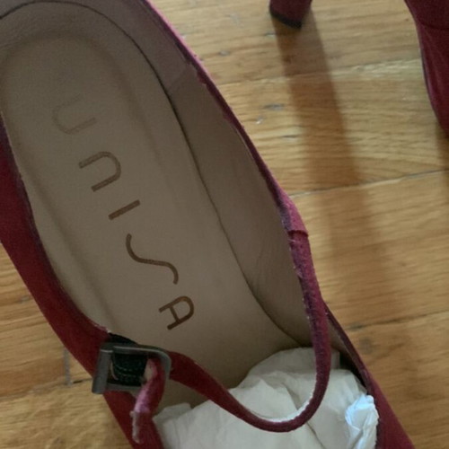 Unisa pumps like new, burgundy red, size 39