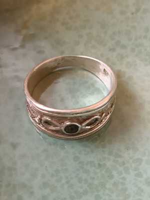 Silver ring 925 like new, size 17.7 (56)