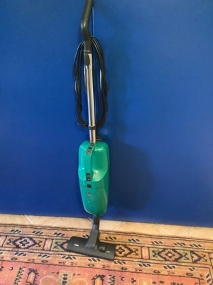 Miele vacuum cleaner 1000W like new with 5-meter cable