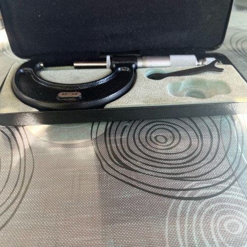 Micrometer M-W Moored and Wright like new with case