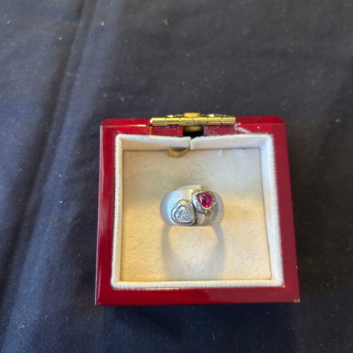 Silver 925 ring with white and red heart stone like new