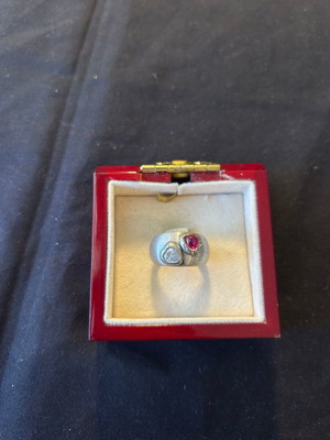 Silver 925 ring with white and red heart stone like new