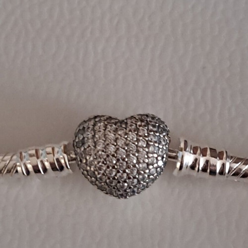 Pandora bracelet size 18 cm new, heart clasp with pave