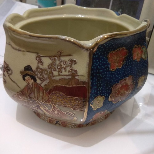 Satsuma bowl used in very good condition