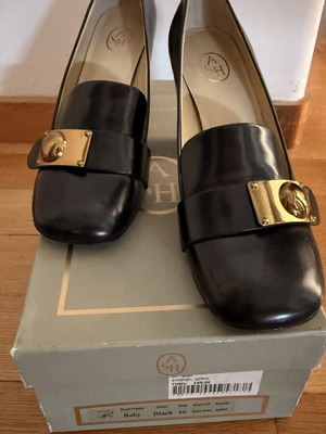 Ash leather pumps like new, size 40, black