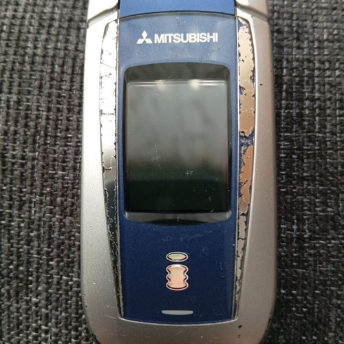 Mitsubishi M430i clamshell phone used without charger