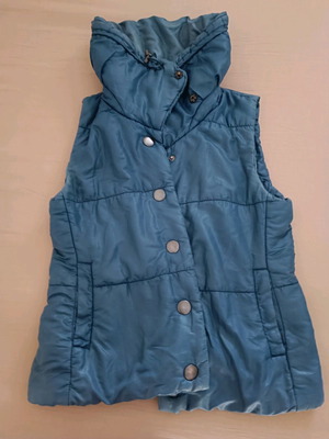 Benneton vest used, size small, petrol color