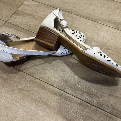 Ninna white summer sandals like new, size 36