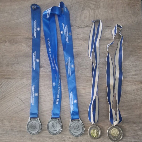 Medals set like new, pack of five