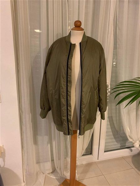  Kendall and Kylie bomber jacket S