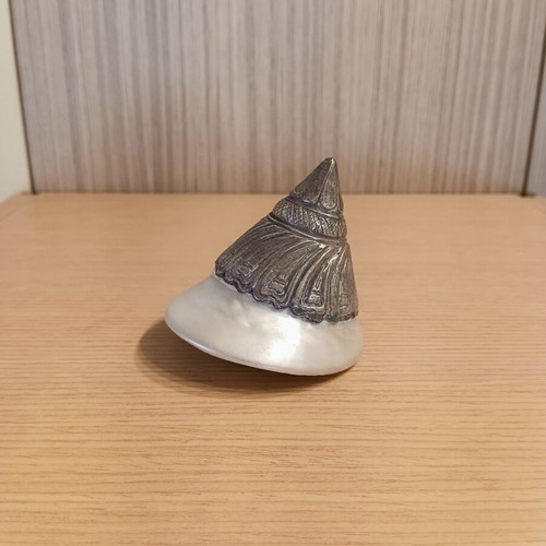 Vintage decorative shell with alpaca metal