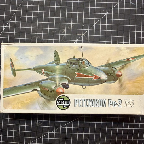 Airfix Petlyakov Pe-2 1/72 vintage plastic model like new