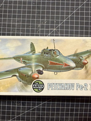 Airfix Petlyakov Pe-2 1/72 vintage plastic model like new