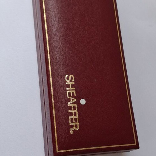 Sheaffer 18k Gold Pen new with box and spare parts