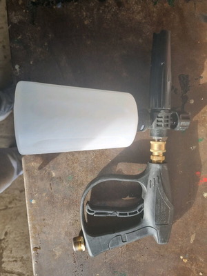 Foam maker with adjustable fan like new and gun
