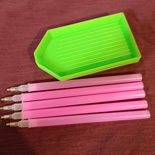 Diamond painting tools like new, 5 green trays and 5 pink pens
