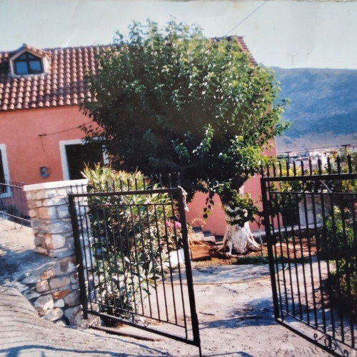Μονοκατοικία στη Νότια Εύβοια με κήπο, βεράντες και θέα