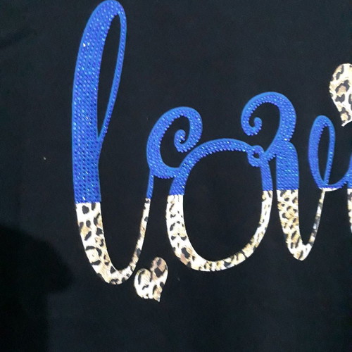 Γυναικεία μπλούζα μαύρη με σχέδιο Love από μπλε στρασάκια, καινούργια, μέγεθος S/M