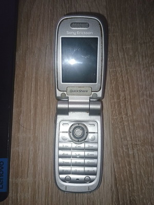 Sony Ericsson Z520i used, fully functional