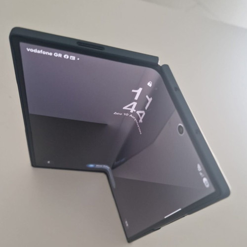Samsung Galaxy Z Fold 7 512 Gb like new with warranty and 2 cases