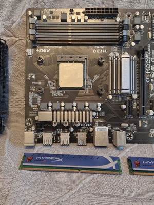 AM3+ DDR3 System used with Gigabyte GA-970A-DS3P motherboard, AMD Phenom II Black Edition CPU, Cooler Master Hyper 212 Black cooler, 4GB RAM