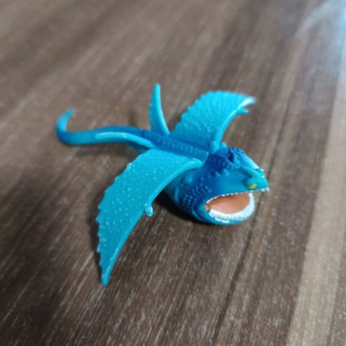 How to Train Your Dragon figure like new, 8cm length