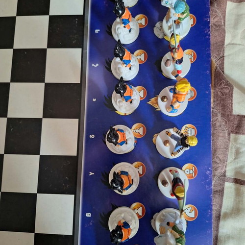 Dragonball chess set used, 2002 edition with magazine
