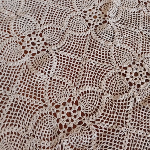 Handmade crochet tablecloth vintage 1970 like new, 130 cm