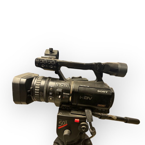 Sony 3cmos Carl Zeiss hdv 1080i mini DV used with tripod