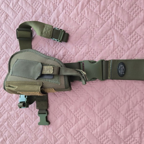 Thigh gun holster for airsoft and military use