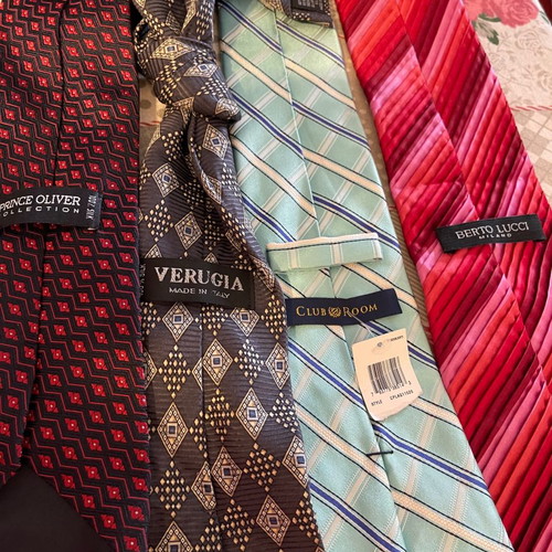 Branded ties used, pack of 4 pieces