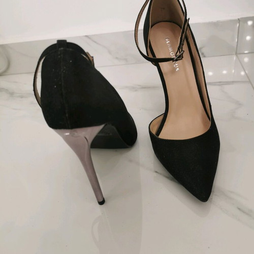 Glamorous black pumps with ankle strap and sparkly heel like new