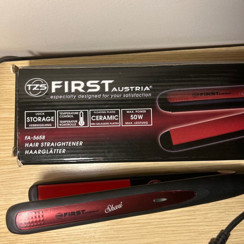 First Austria hair straightener, red