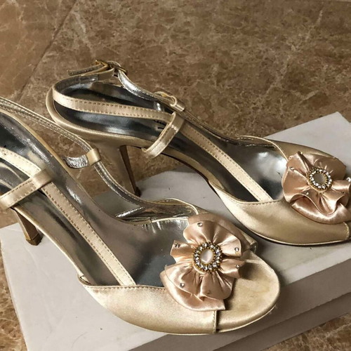 Heels *Chaniotakis*. In excellent condition.