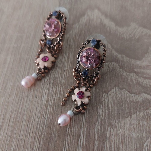 Women's earrings pink, like new