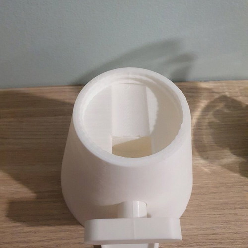 Candy machine new, functional candy dispenser without jar