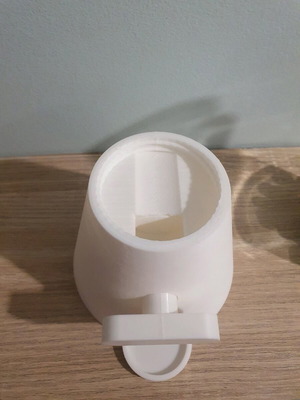 Candy machine new, functional candy dispenser without jar