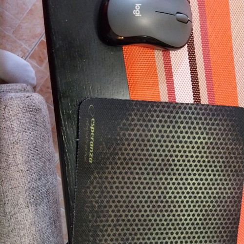 Laptop computer mouse new with special cleaning cloth