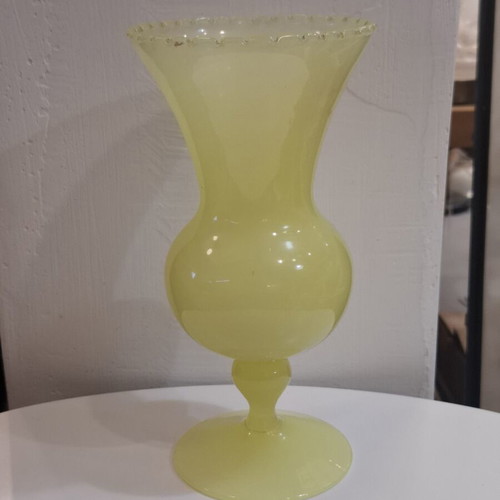 Uranium opaline vase from 1930-1940, used