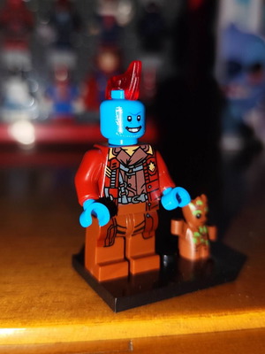 Yondu figure like new with Baby Groot and stand