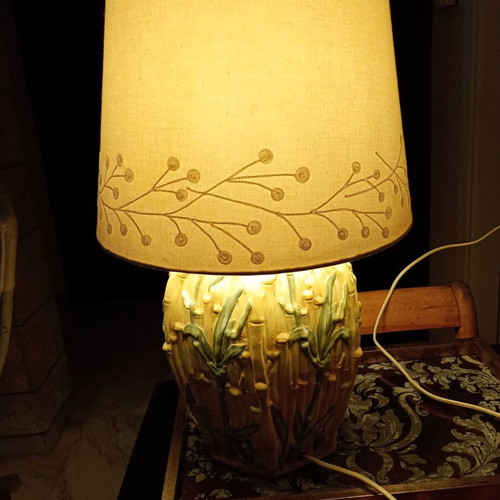 Porcelain table lamp like new, large 0.63 m height